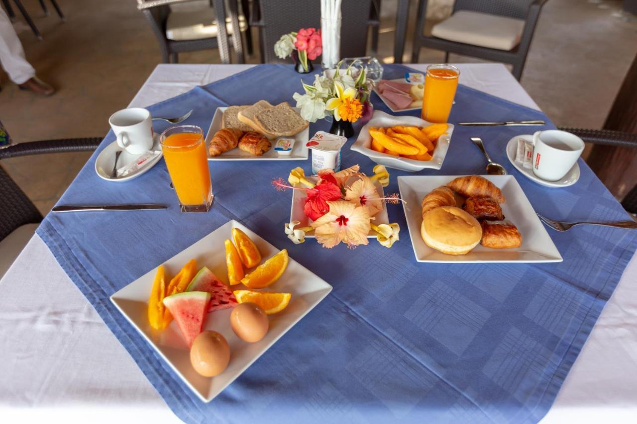 Hotel Oasis De Kiamu Лифу Экстерьер фото